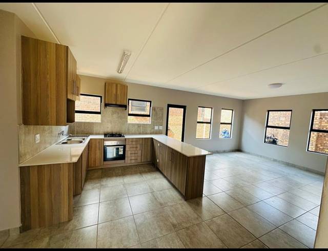 4 BEDROOM HOUSE FOR SALE IN WITBANK CENTRAL